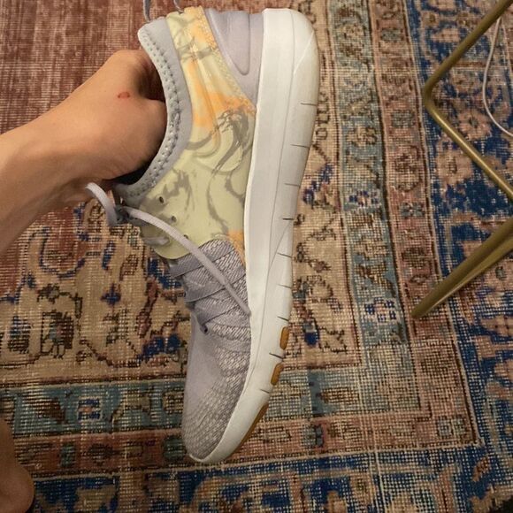 Nike Free Runs  - Picture 5 of 8